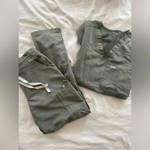 Figs Desert Sage Scrub Set